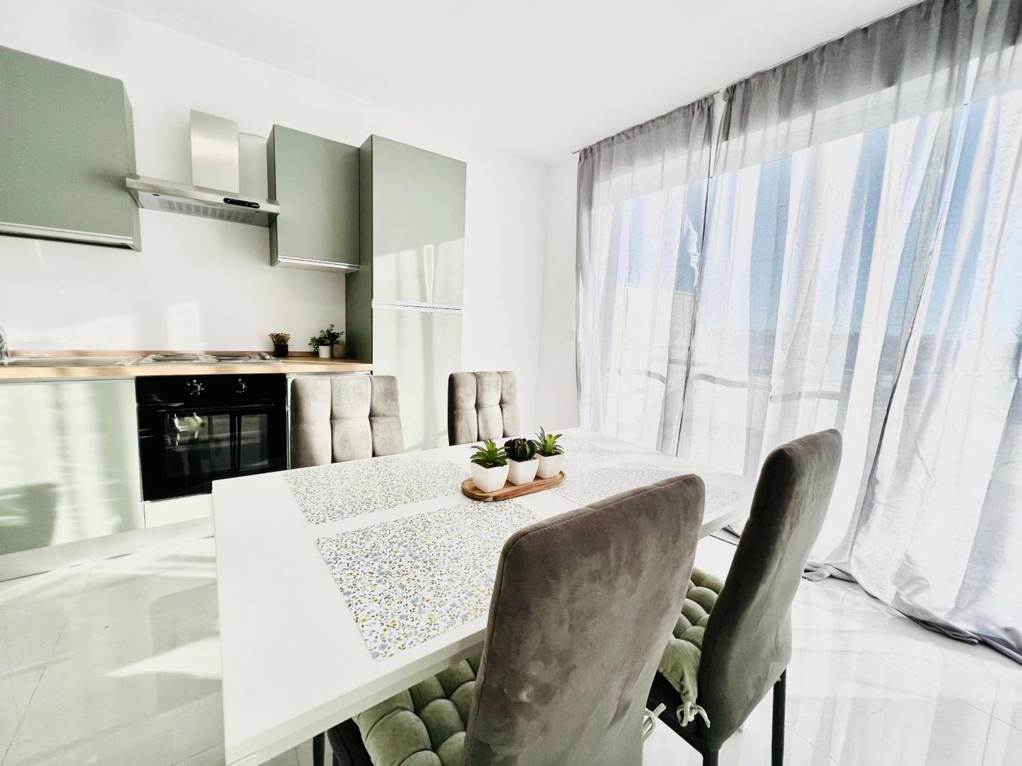 Sunshine Suits - Brand New Apartments Msida Bagian luar foto