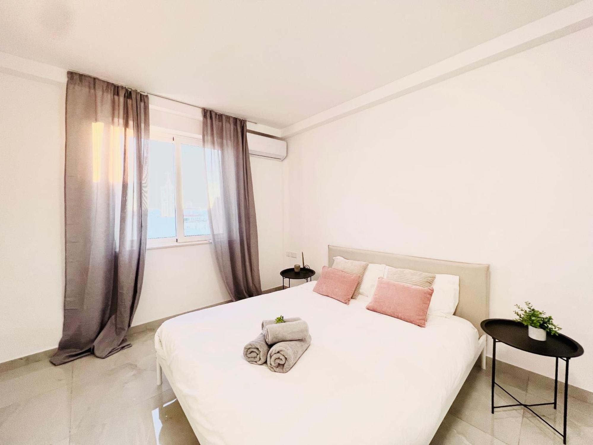Sunshine Suits - Brand New Apartments Msida Bagian luar foto