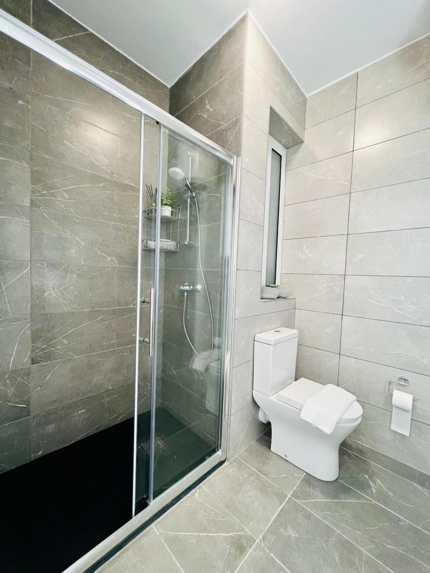 Sunshine Suits - Brand New Apartments Msida Bagian luar foto